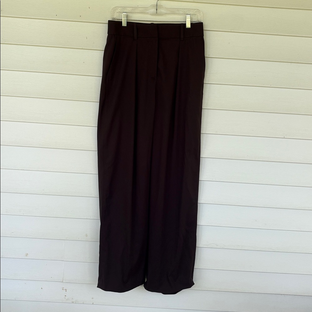 Women’s brown lululemon slacks